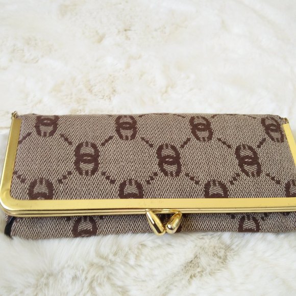 Mirror Kiss-Close makeup pouch - Picture 3 of 11